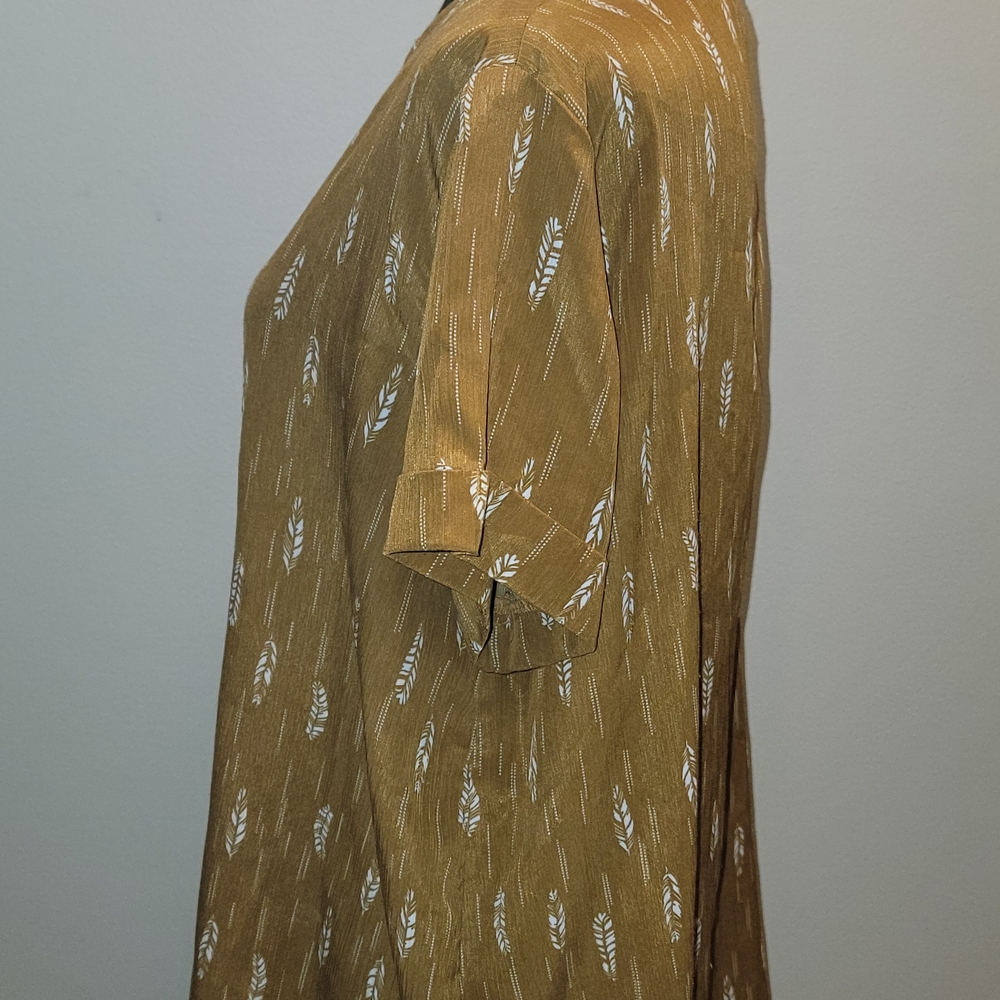 A Dip Of Darling Gold Patterned Shirt - Picture 2 of 4